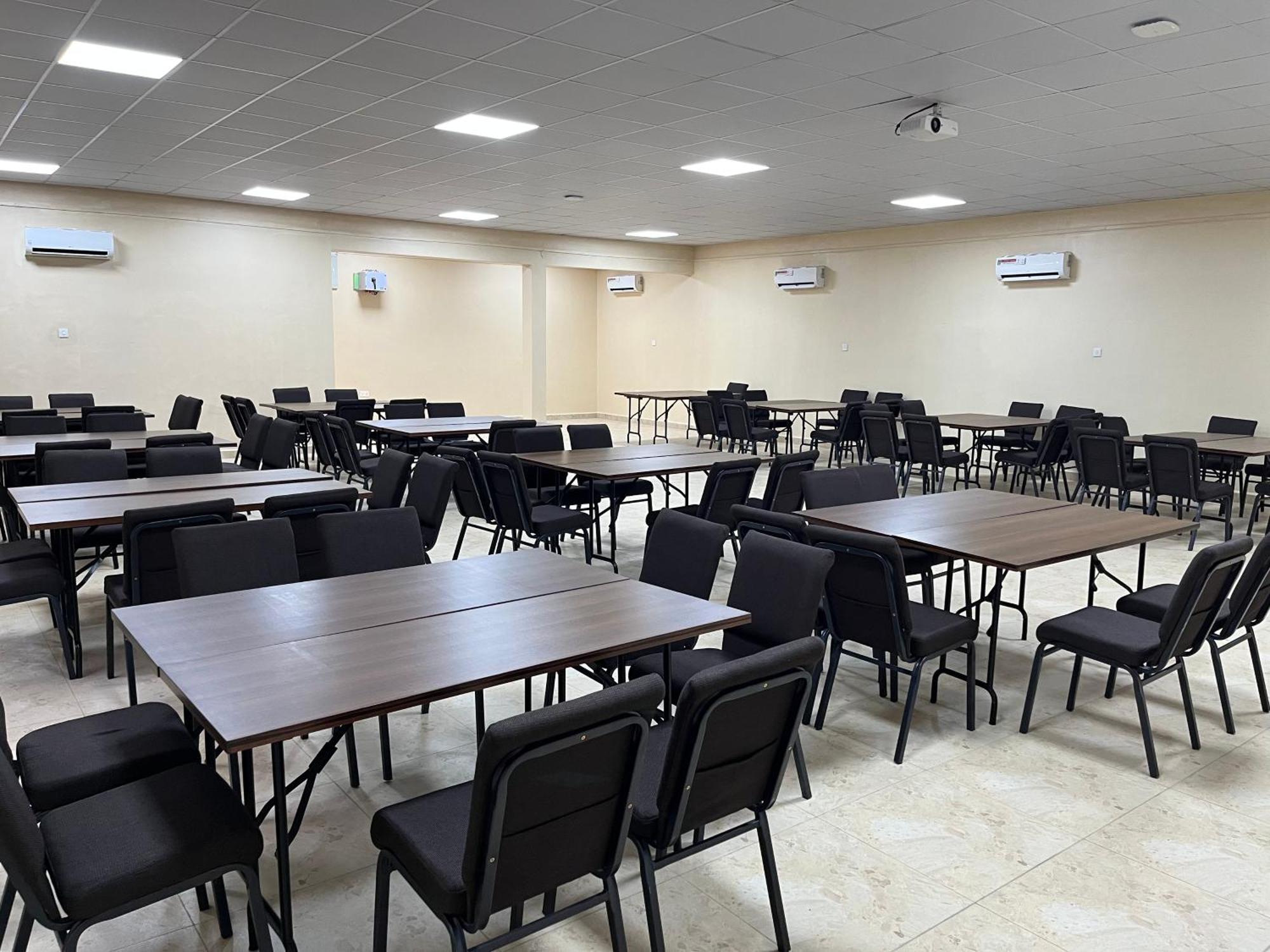 Adis Hotels Prime Ibadan Esterno foto