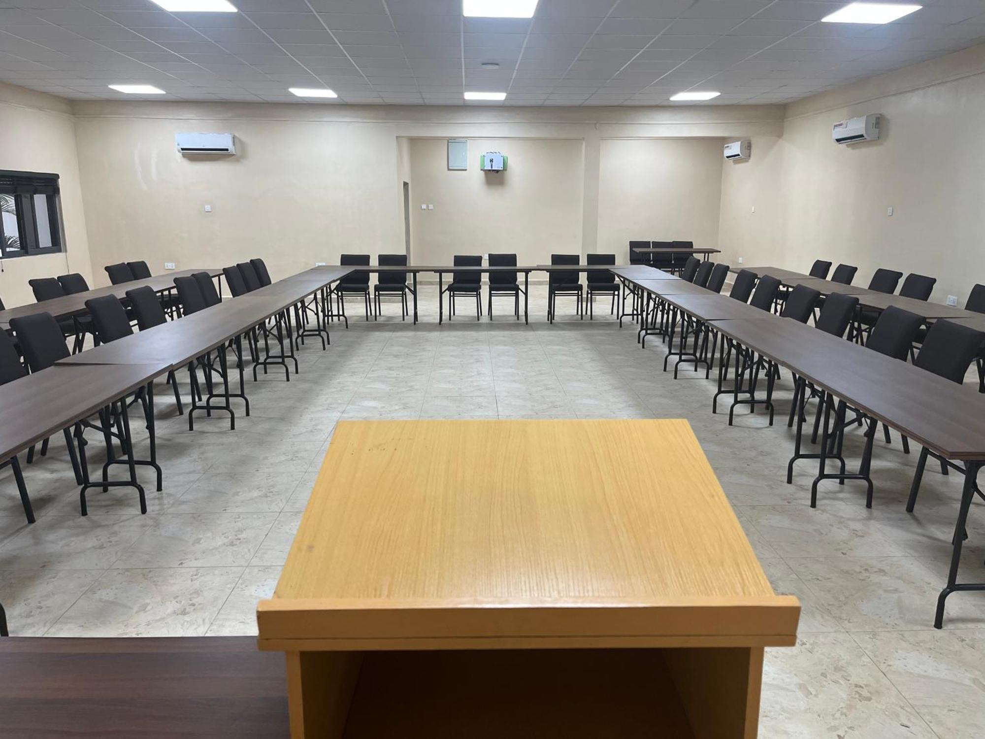 Adis Hotels Prime Ibadan Esterno foto