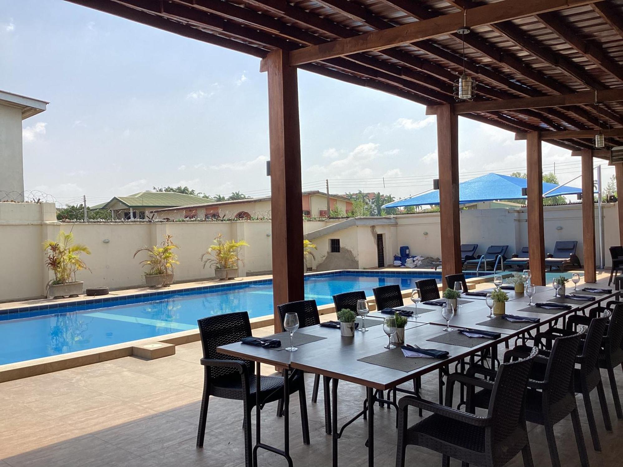 Adis Hotels Prime Ibadan Esterno foto